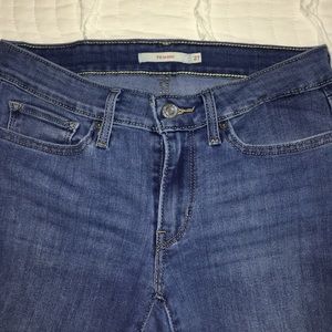 Levi’s blue skinny jeans, size 27